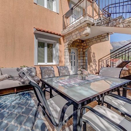 Apartments Pelle Tivat Bagian luar foto
