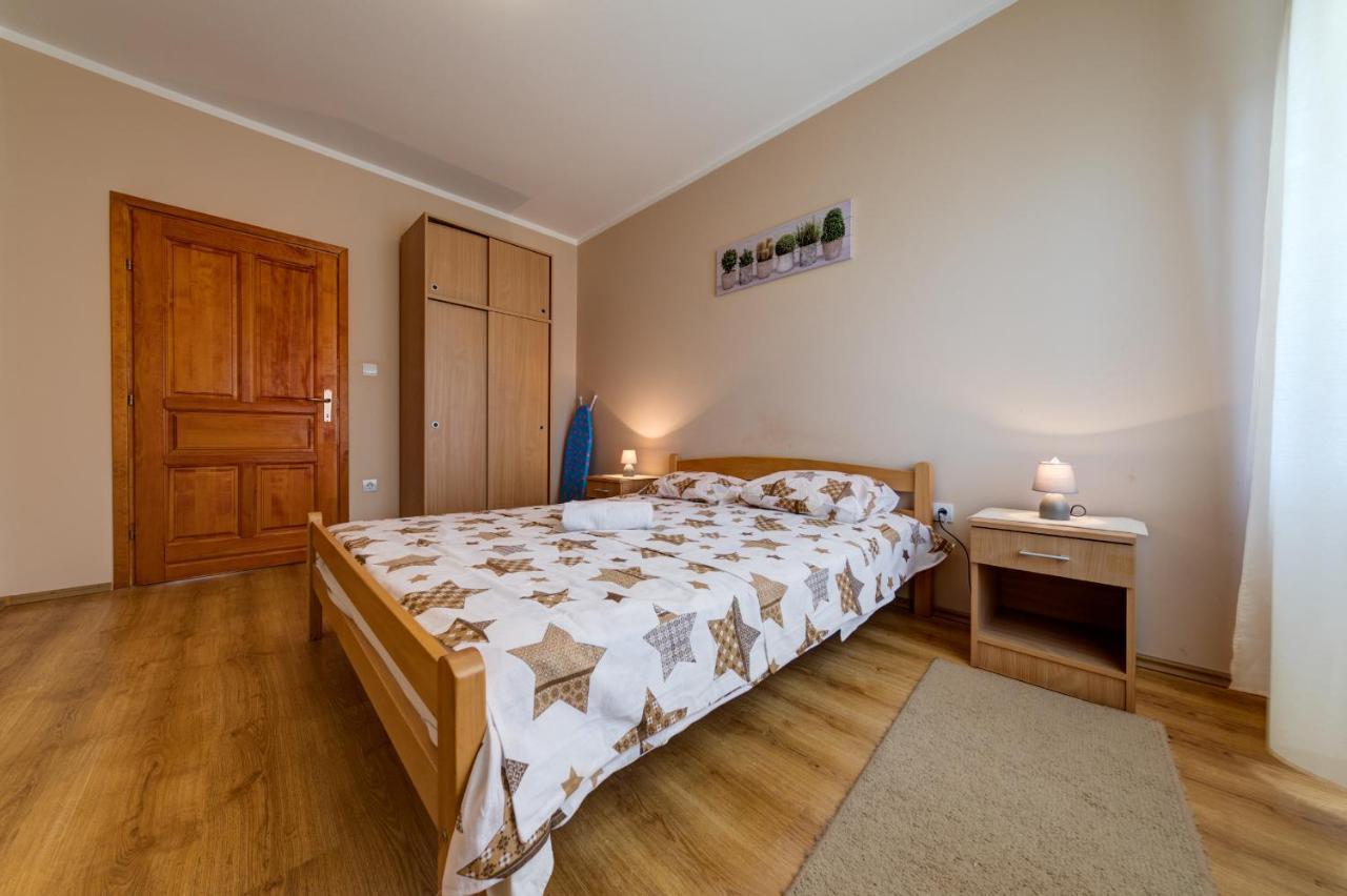 Apartments Pelle Tivat Bagian luar foto